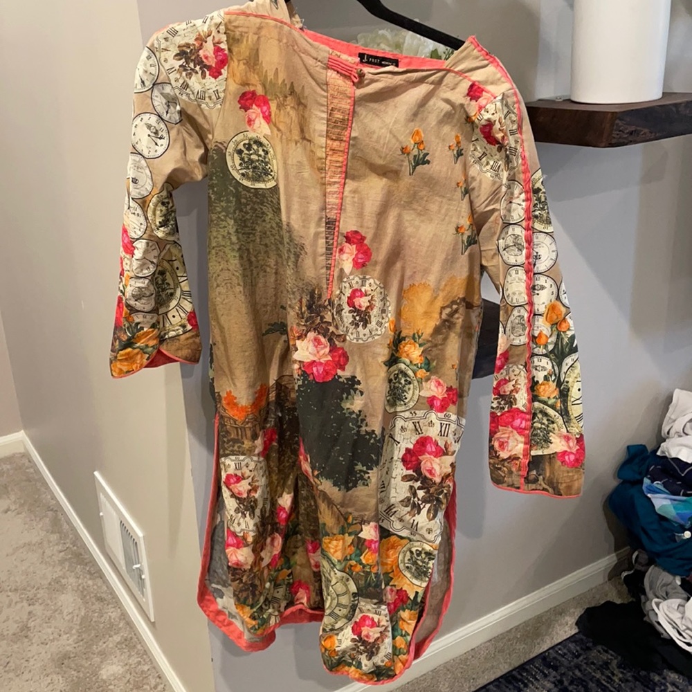 J pret Kurti - size medium